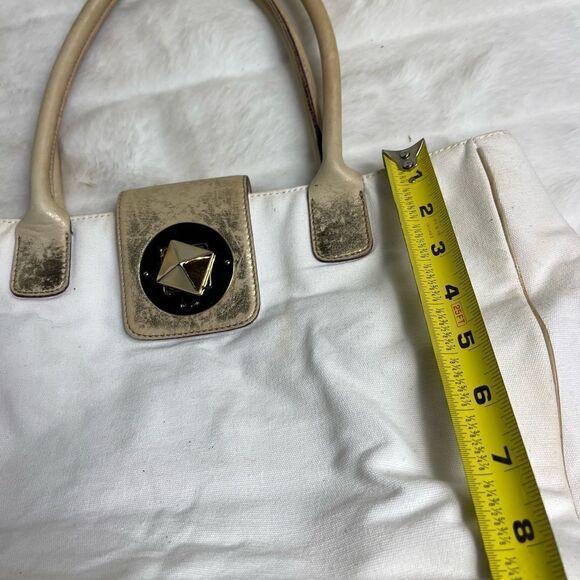 Vintage Kate spade beige canvas and faded gold trims shoulder bag. - Picture 8 of 12